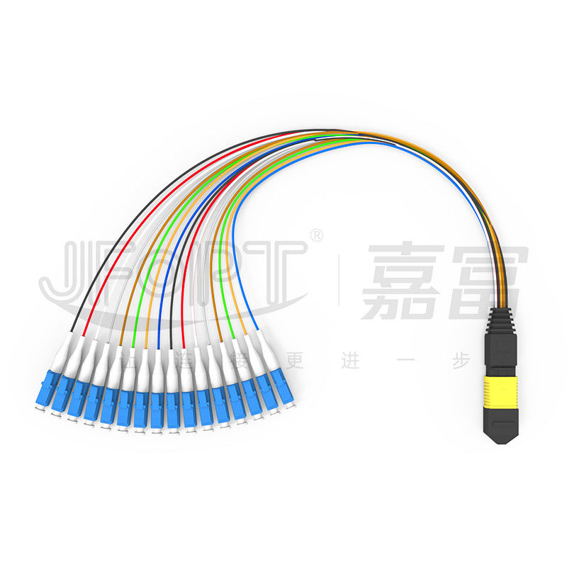 MPO-LC Patch Cord 16 Cores أحادي الوضع منخفض الخسارة G657A1 / G657A2 Type A Module Box